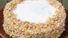 STARINSKI DESERT ZA SVAČIJI UKUS Carigradska torta, bogata, ukusna, svaki sekund uložen u njenu pripremu se isplati