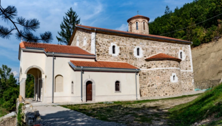 NEOBIČNA LEGENDA KRIJE SE IZA OVE SVETINJE Turčin se poklonio ovom svetom mestu pa se dogodila neverovatna stvar njegovom sinu