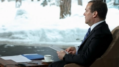 "PROGRESIVNO JE DEMENTAN!" Medvedev žestoko izvređao Bajdena: Starac je rasejan, mogao bi da započne svetski rat!