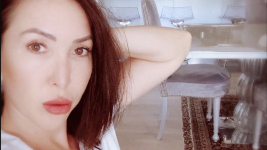 MNOGI JE NISU ODMAH PREPOZNALI! Jelena Janković se pojavila u javnosti, ne izgleda više isto! (FOTO)