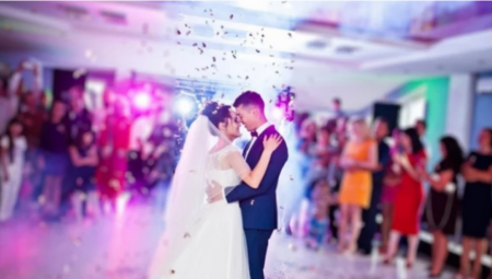 HAOS NA DRUŠTVENIM MREŽAMA Gosti besni zbog novog trenda koji se dešava na svadbama u Srbiji