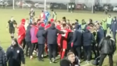 POJAVIO SE SNIMAK! Tuča na terenu i strašne uvrede u Novom Pazaru: Ubij cigana! (VIDEO)
