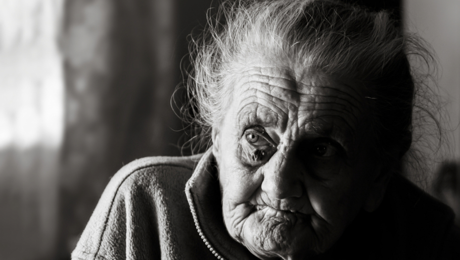 OTROVALA ČAK 150 LJUDI Bakica ledi krv u žilama, a zovu je "Banatska veštica"