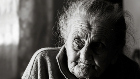 OTROVALA ČAK 150 LJUDI Bakica ledi krv u žilama, a zovu je "Banatska veštica"