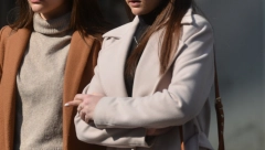 U BEOGRADU SE DANIMA VODI POLEMIKA Kažu da se ovako oblače samo provincijalke, šta vi mislite?