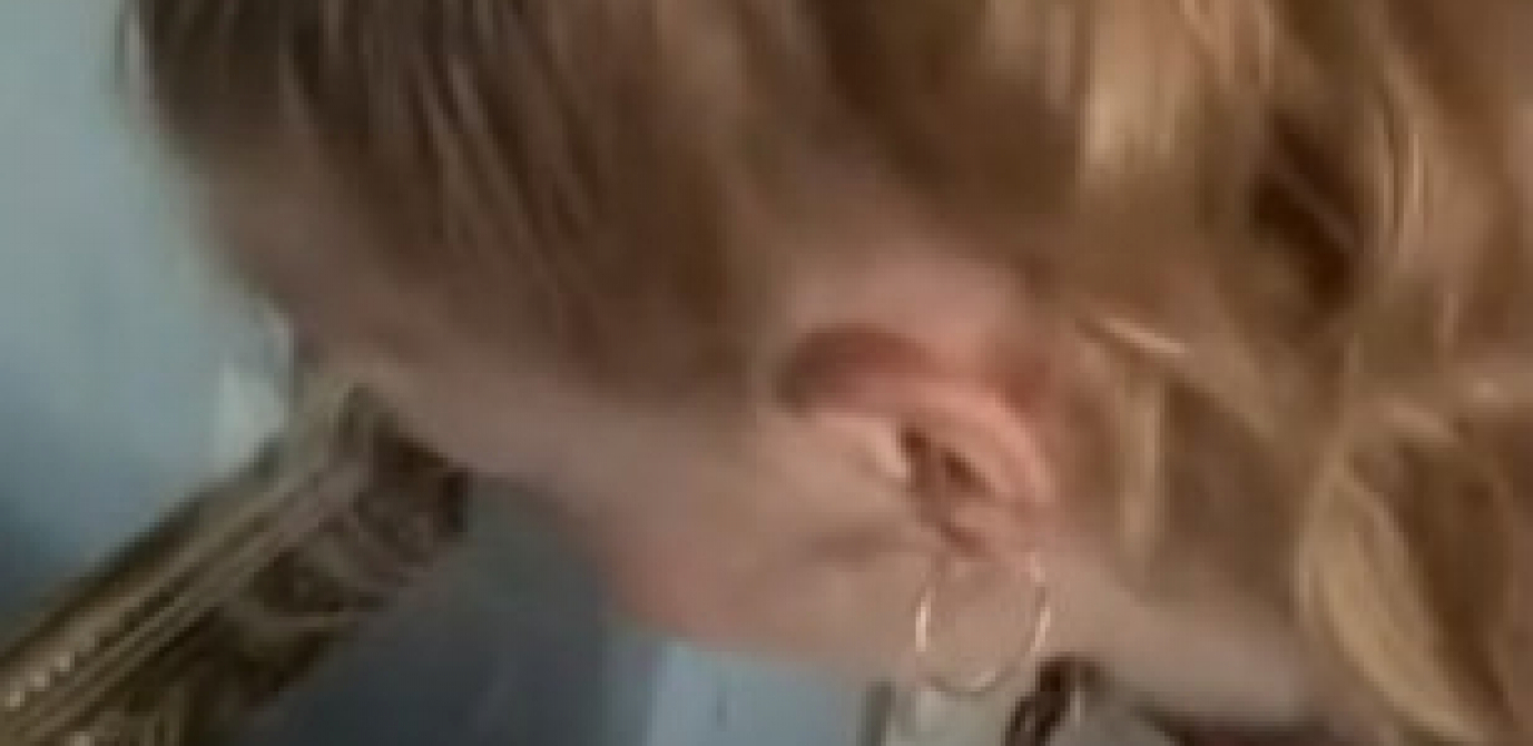 TIKTOK GORI Žena pokazala šta je "videla" u ogledalu, korisnici interneta zgranuti, ali postoji naučno objašnjenje