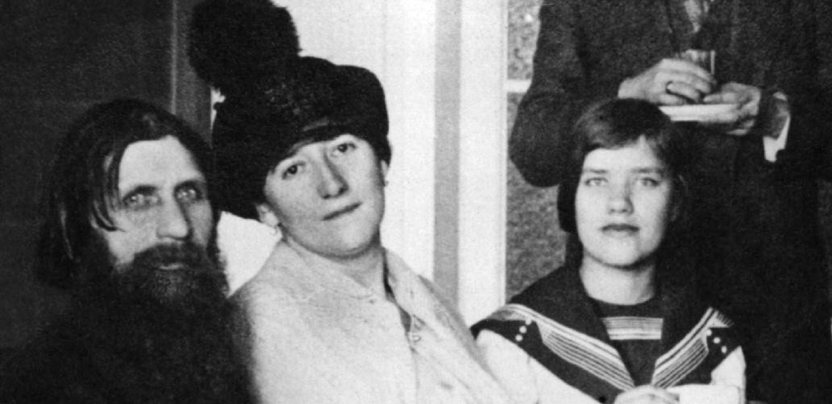 JEZIVI DETALJI IZ ŽIVOTA RASPUĆINOVE ĆERKE Mariju su iskoristili za ubistvo oca, sama je sahranila celu porodicu, a nakon njene smrti se otkrila ova porodična tajna!