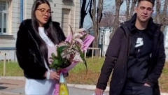 FILIP RELJIĆ IZVEO SINA IZ PORODILIŠTA! Ponosni otac po Matejinu sestru došao sa užim članovima porodice, sreći nema kraja! (FOTO)