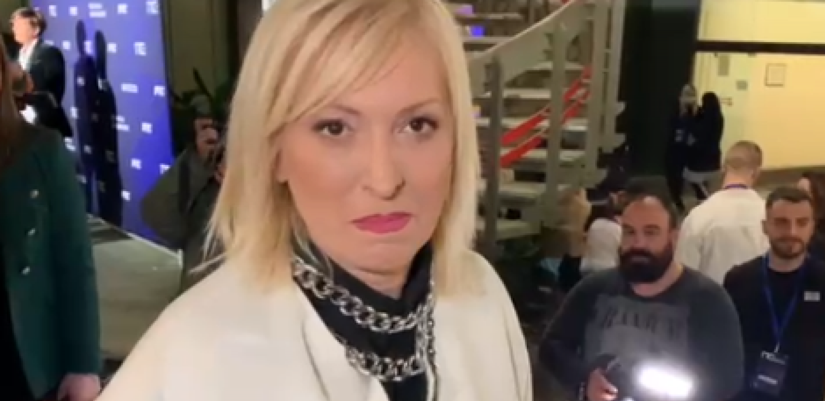 VAŠE PRAVO JE DA NE ZNATE NIŠTA Olivera Kovačević se nevešto pravda, urednica RTS-a razbesnela javnost (VIDEO)
