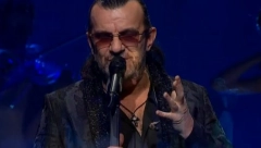 SPREMA SPEKTAKL! Aca Lukas se oglasio pred večerašnje veliko finale! (FOTO)