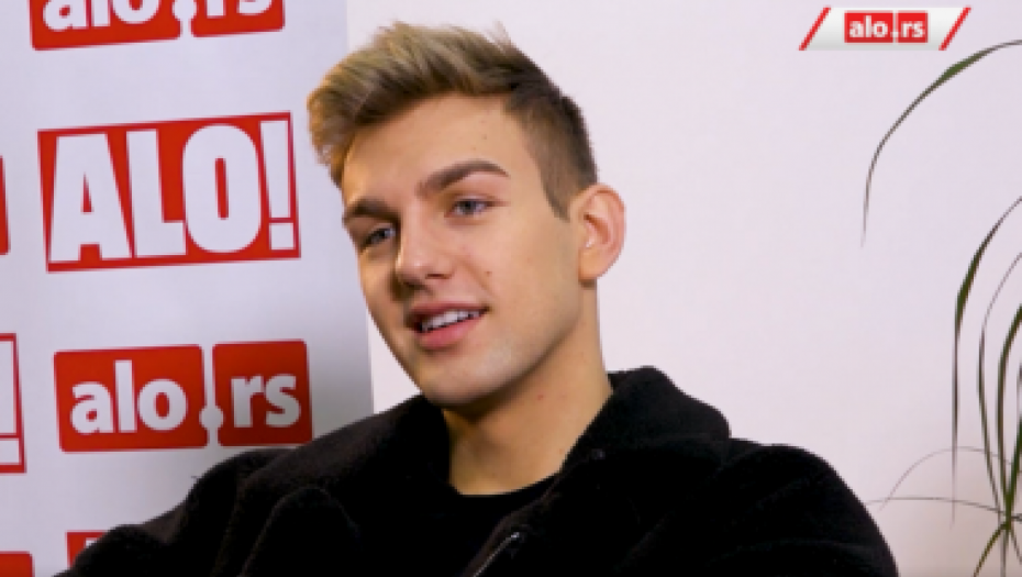 ANDRIJA JO DOBIJA STRAVIČNE PORUKE OD DECE Sadržaj je užasan, podelio i uznemirijuć snimak! (FOTO)