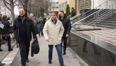 TERETI SE ZA PLANIRANJE UBISTVA SVEDOKA SARADNIKA Ponovo odloženo suđenje Šariću: Advokat se nije pojavio na sudu