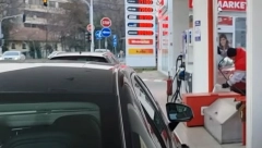 IMA LI GORIVA NA PUMPAMA? Pogledajte snimak sa lica mesta i prosudite sami (VIDEO)