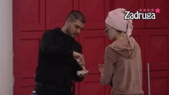 NEPRIJATNA SITUACIJA! Tara zamolila Dejana da joj pomogne, a onda pozvala i Cara, njegova rekacija sve šokirala!