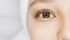 Prirodno rešenje: Obnovite oštećene trepavice pomoću ova dva sastojka