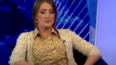 PORODIČNA TRAGEDIJA OBELEŽILA JE NJEN ŽIVOT Poznata pevačica izgubila sina i supruga, a onda se od tuge razbolela