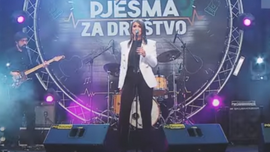 OBOLELA OD TUGE! Pevačica izgubila muža, a onda joj je mlađi sin preminuo