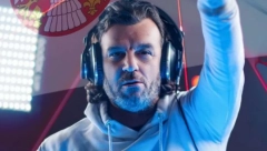 ACA LUKAS SE NE ZAUSTAVLJA! Publika je dočekala i drugu novu pesmu ''Duže staze''! (VIDEO)