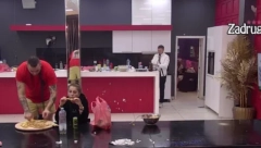 DA LI JE OVO ZNAK DA SE DALILA I CAR MIRE?! Sedeli jedno pored drugog, emocije nikada nisu ni prestajale!