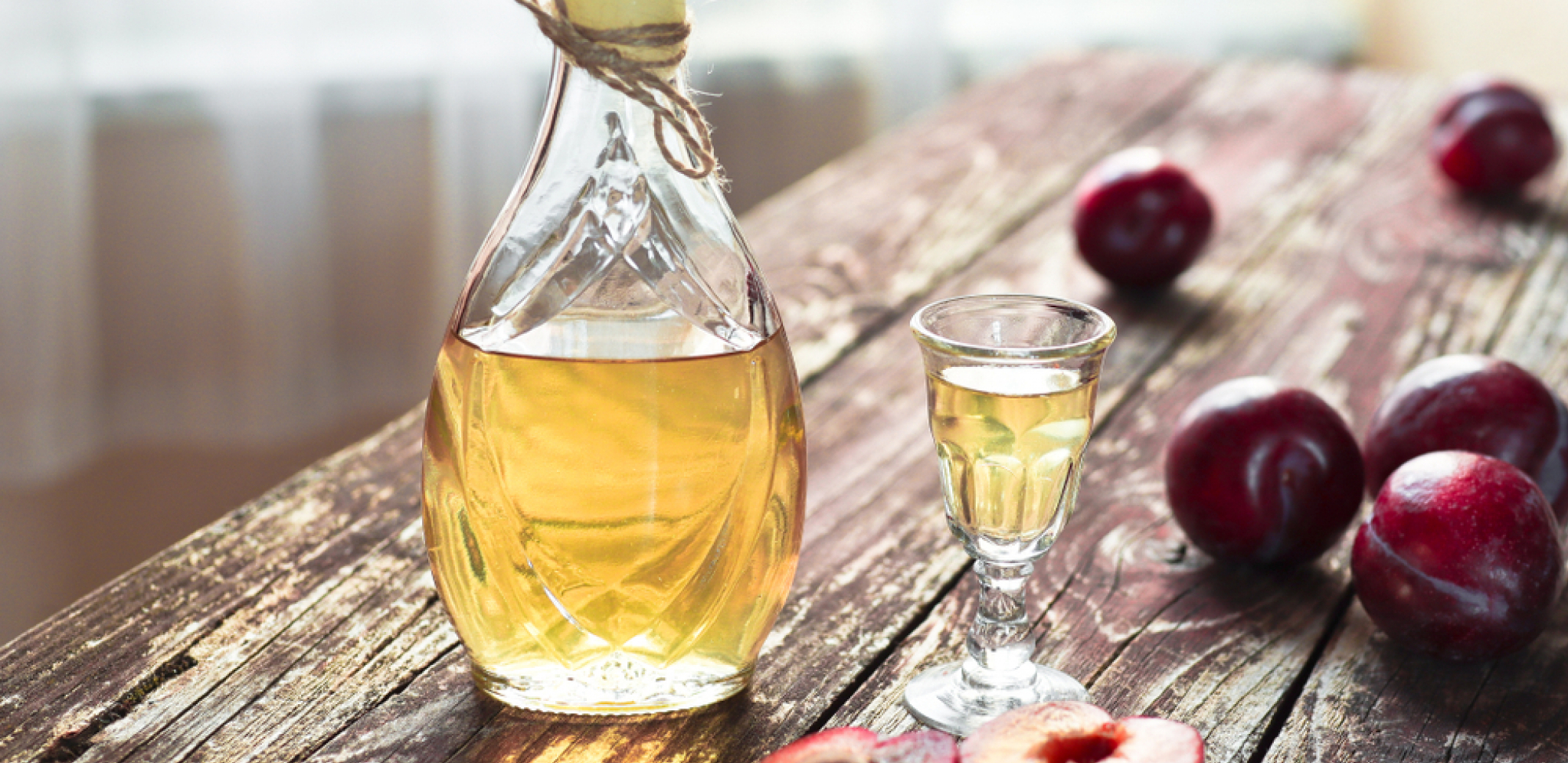 Svakog jutra pijete čašicu rakije? Evo kako to utiče na vaš organizam