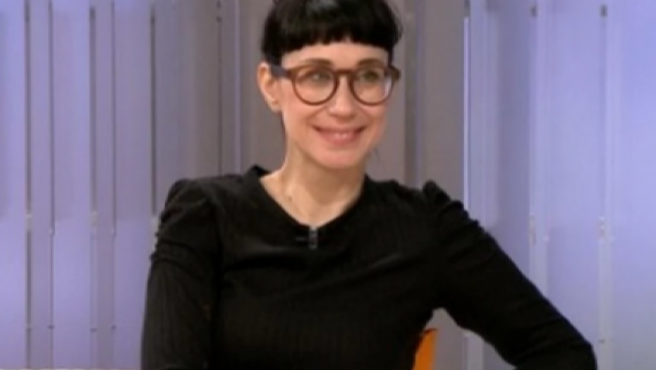 ODEĆU KUPUJE NA PIJACI! Ovo detalje života predstavnice Srbije na Evroviziji niste očekivali!