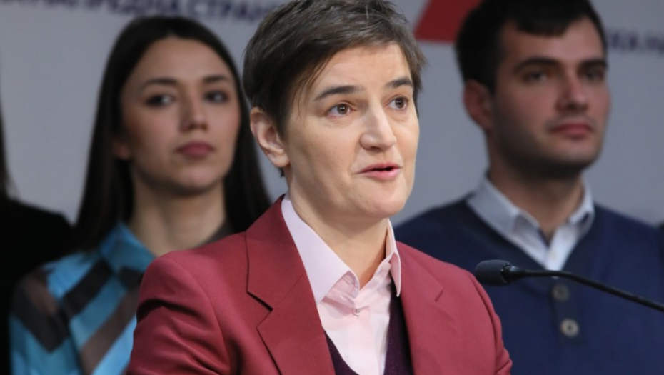 GLAVNA TEMA SU BILE NOVE MERE Ana Brnabić se sastala sa proizvođačima mleka iz Mačve