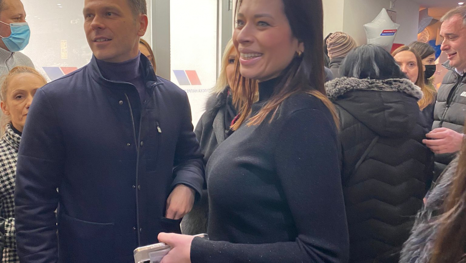 SINIŠA MALI DAO PODRŠKU PREDSEDNIČKOM KANDIDATU SNS Potpis za Aleksandra Vučića! (FOTO/VIDEO)