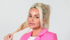 GRUDI U PRVOM PLANU Džidža u nikad provokativnijem izdanju, ovo niko nije očekivao od nje (FOTO)