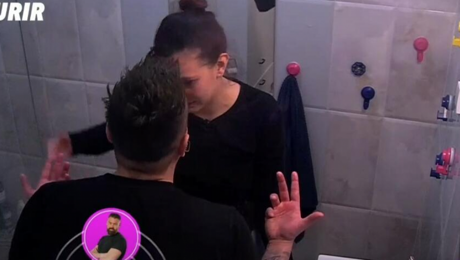DEJANA U SUZAMA UDARA SEBI ŠAMARE! Nakon žestoke akcije u tuš kabini, Aleksina majka brutalno oplela po njoj (FOTO)