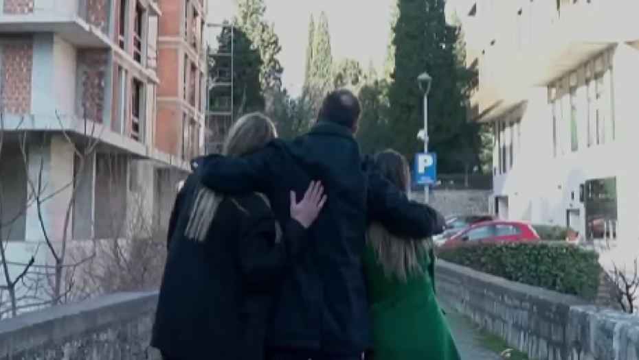 LUDA KUĆA Šta sve političar stigne da uradi kad dođe na vlast u Crnoj Gori (VIDEO)