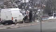 KAKO IZGLEDA ČEKANJE POSLA NA ULICI Ove ljude zovu "vukovci" i svakoga dana su na istom mestu