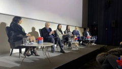 SNS ODRŽALA SKUP Bez jakih žena, nema ni jake Srbije (FOTO/VIDEO)