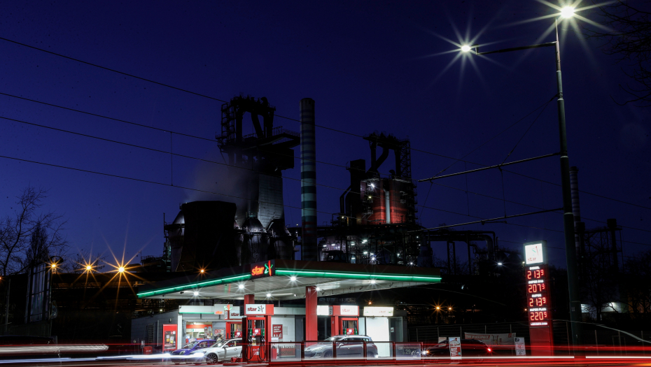 CENE STRUJE U AUSTRIJI SKOČILE ZA VIŠE OD 40 ODSTO  Poskupelo i gorivo, "OMV"  o otvaranju računa kod Gazprombanke