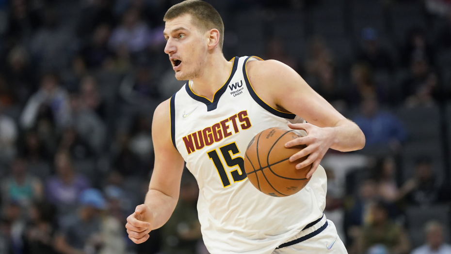 NIJE ZNAO ŠTA GA JE SNAŠLO! Jokić dominirao, a onda je video NEVEROVATNU eksploziju NBA zvezde!