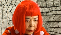 IMA 93 GODINE I NAJPOPULARNIJA JE SLIKARKA NA SVETU Preko 40 godina je u duševnoj bolnici, a stvara i danas!