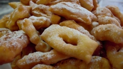 ORIGINALNI RECEPT ZA TRADICIONALNI PRIMORSKI KOLAČ: Probajte hrskave ruštule, poslastica u kojoj će deca uživati