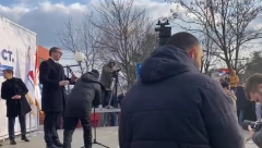 VUČIĆ DOČEKAN OVACIJAMA U MLADENOVCU "Čovek čije ime označava neustrašivu Srbiju" (VIDEO)