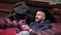 SKINULI MU 10.000 EVRA OD HONORARA Produkcija kaznila repera, pljuvao po njima i pravilima (VIDEO)