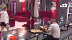 NOVA DRAMA DEJANA I ALEKS! Zamerio joj kako se obukla, pa naredio ovo!