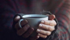 JEDAN OD NAJBIZARNIJIH TRENDOVA DANAŠNJICE Ostaćete u neverici kada budete čuli od čega ljudi prave čaj da bi lakše zaspali!