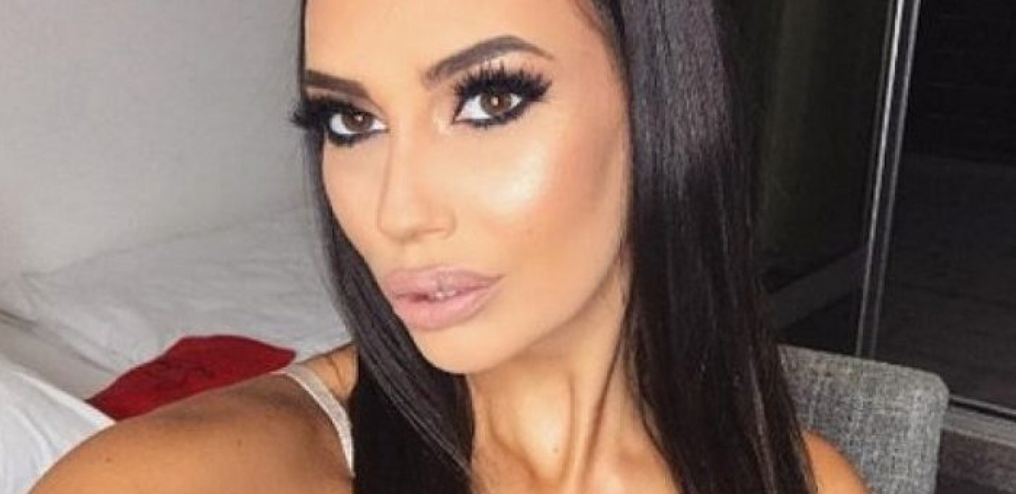 NIKO NE VERUJE DA SE PORODILA PRE SAMO TRI MESECA! Kaća Grujić pozirala u bikiniju i pokazala savršenu figuru, pevačica izgleda nikad bolje! (VIDEO)