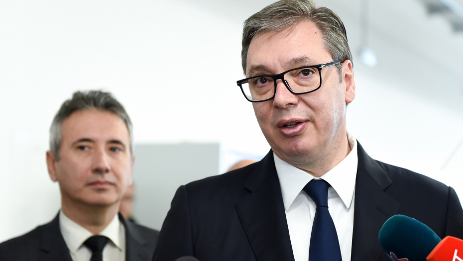 PREDSEDNIK SUTRA U NOVOM SADU Vučić obilazi fabriku kompanije BMTS Technology