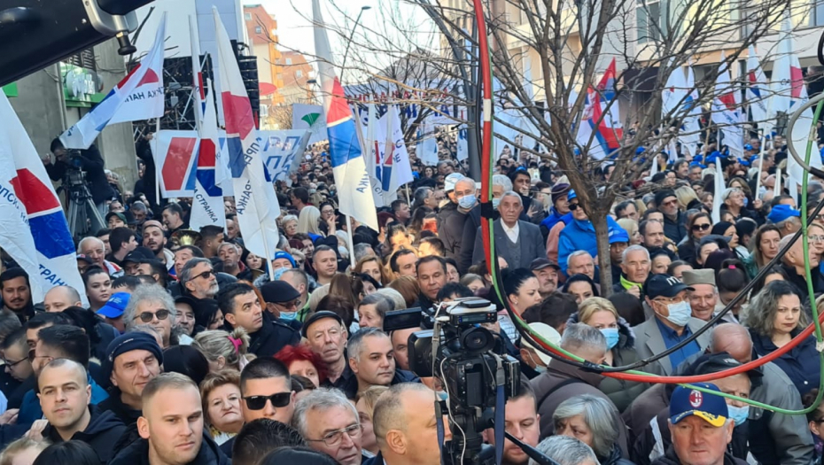 GRAĐANI VRANJA O'LADILI NOVINARA N1! Boljeg predsednika od Vučića nema i to je dokazano! (VIDEO)