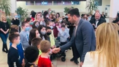 DRŽAVA NASTAVLJA DA STVARA BOLJE USLOVE ZA DECU! Ministar Udovičić posetio Svilajnac, Rekovac, Paraćin i Kruševac: Nikada ne odustajte od svojih snova!
