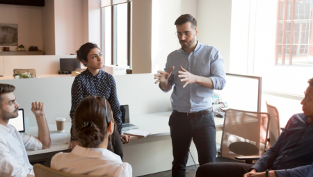 Za uspeh na poslu: Pet rečenca koje ne treba da izgovarate ako želite da napredujete