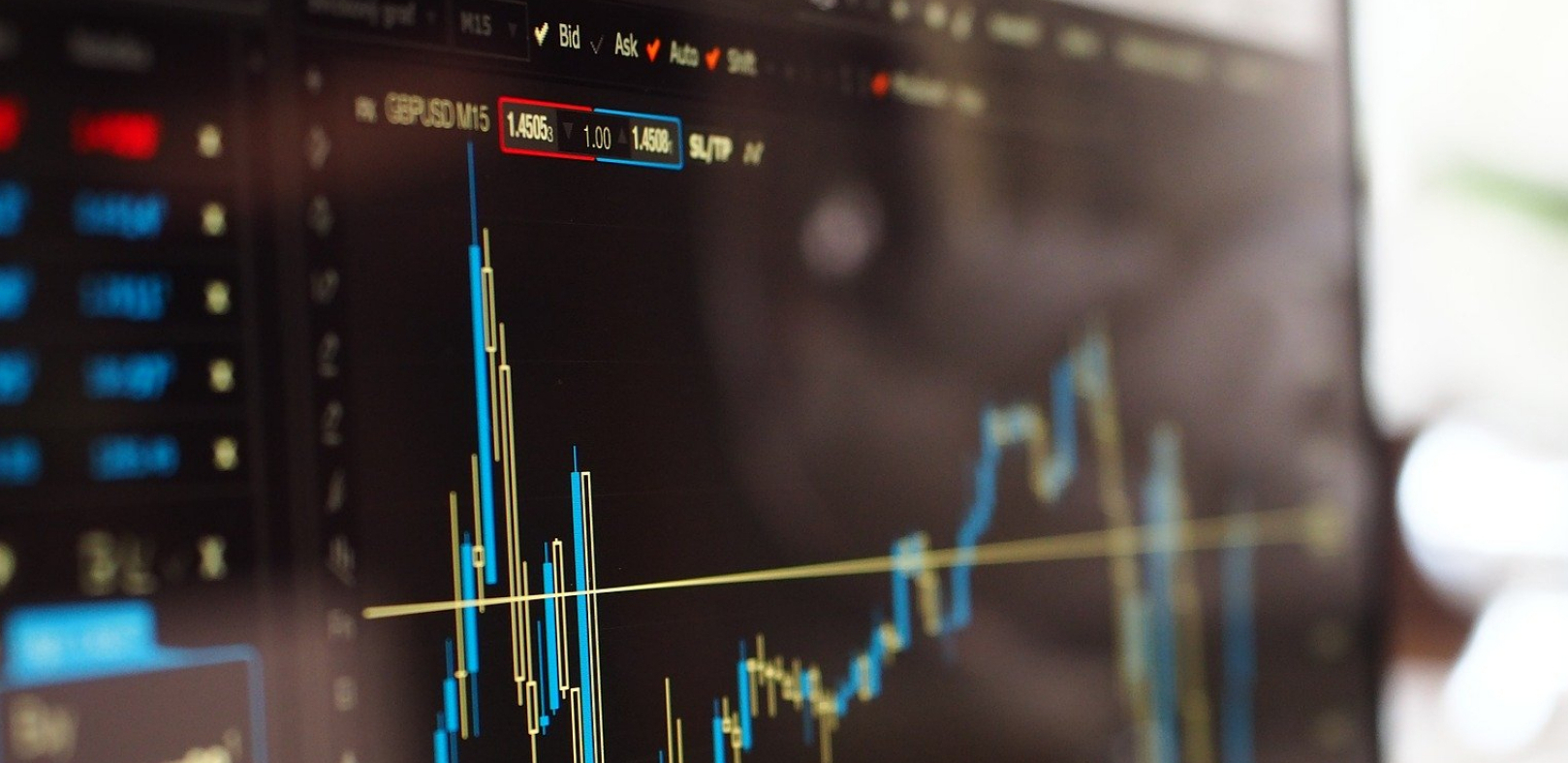 EKONOMSKI STRUČNJACI: Emitovanje evroobveznica je prava stvar u pravo vreme!