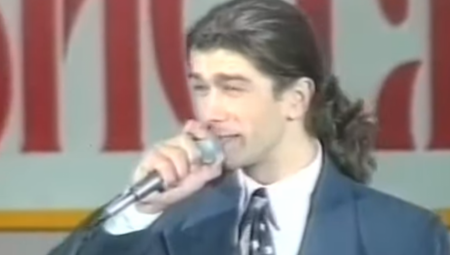 OSVAJAO JE ŽENSKA SRCA DUGOM KOSOM! Nizao je hitove, a onda se povukao sa estrade i evo kako danas izgleda! (FOTO)