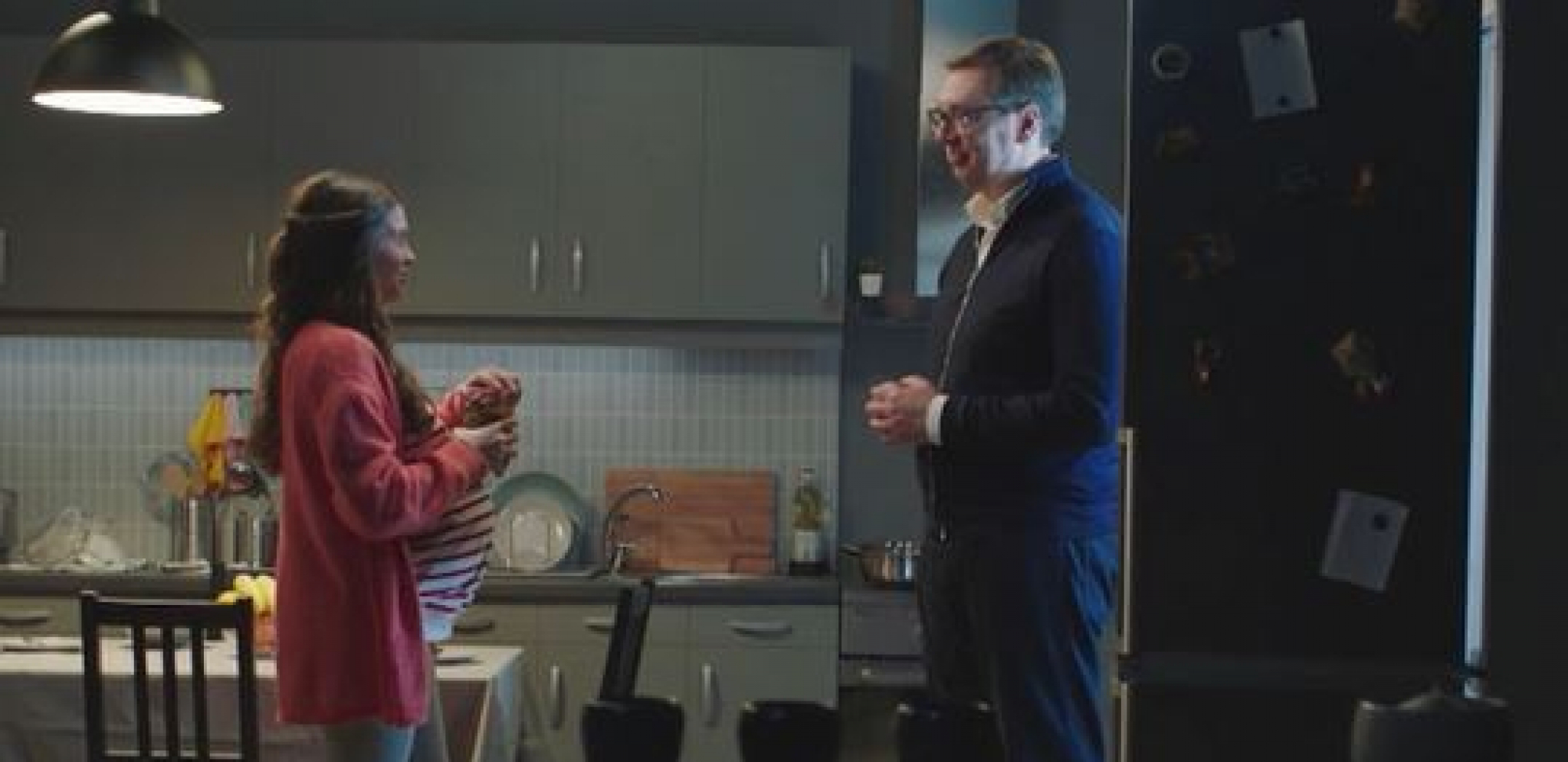 VUČIĆ ISKAČE IZ FRIŽIDERA Pogledajte spot koji je nasmejao Srbiju, ali poslao najmoćniju poruku pred izbore ikada (VIDEO)