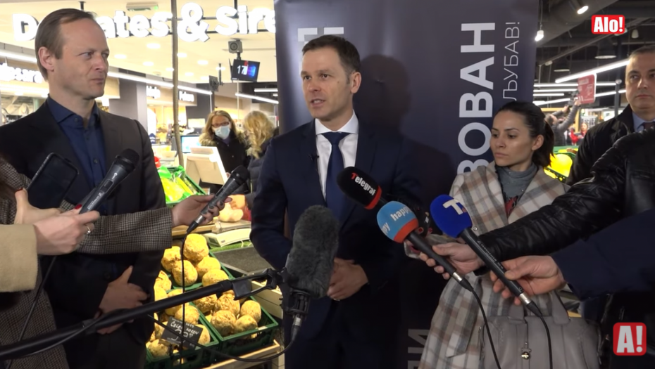 Ministar Siniša Mali posetio "Maxi" koji je prešao na novi model e-fiskalizacije (VIDEO)