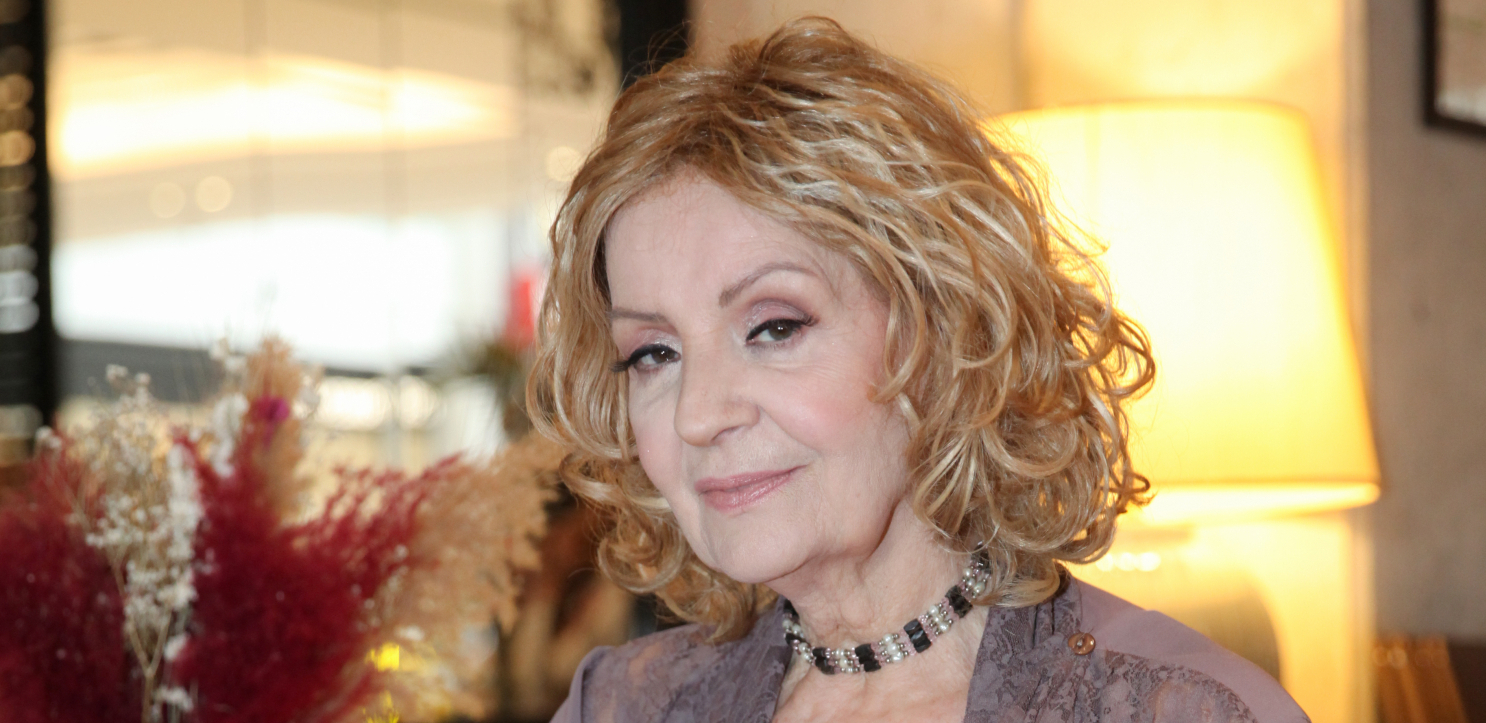 POČEO JE DA ME VUČE ZA RUKAV! Pevačica preživela pakao, jeziva ispovest šokirala javnost: Reko mi je noćas ćemo da završimo oboje!